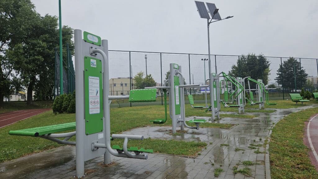 Siłownia zewnętrzna Damart – przykład gotowej realizacji w przestrzeni publicznej