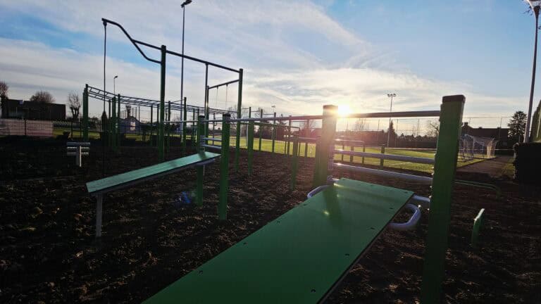 Street workout – stalowa konstrukcja treningowa do ćwiczeń z masą własnego ciała