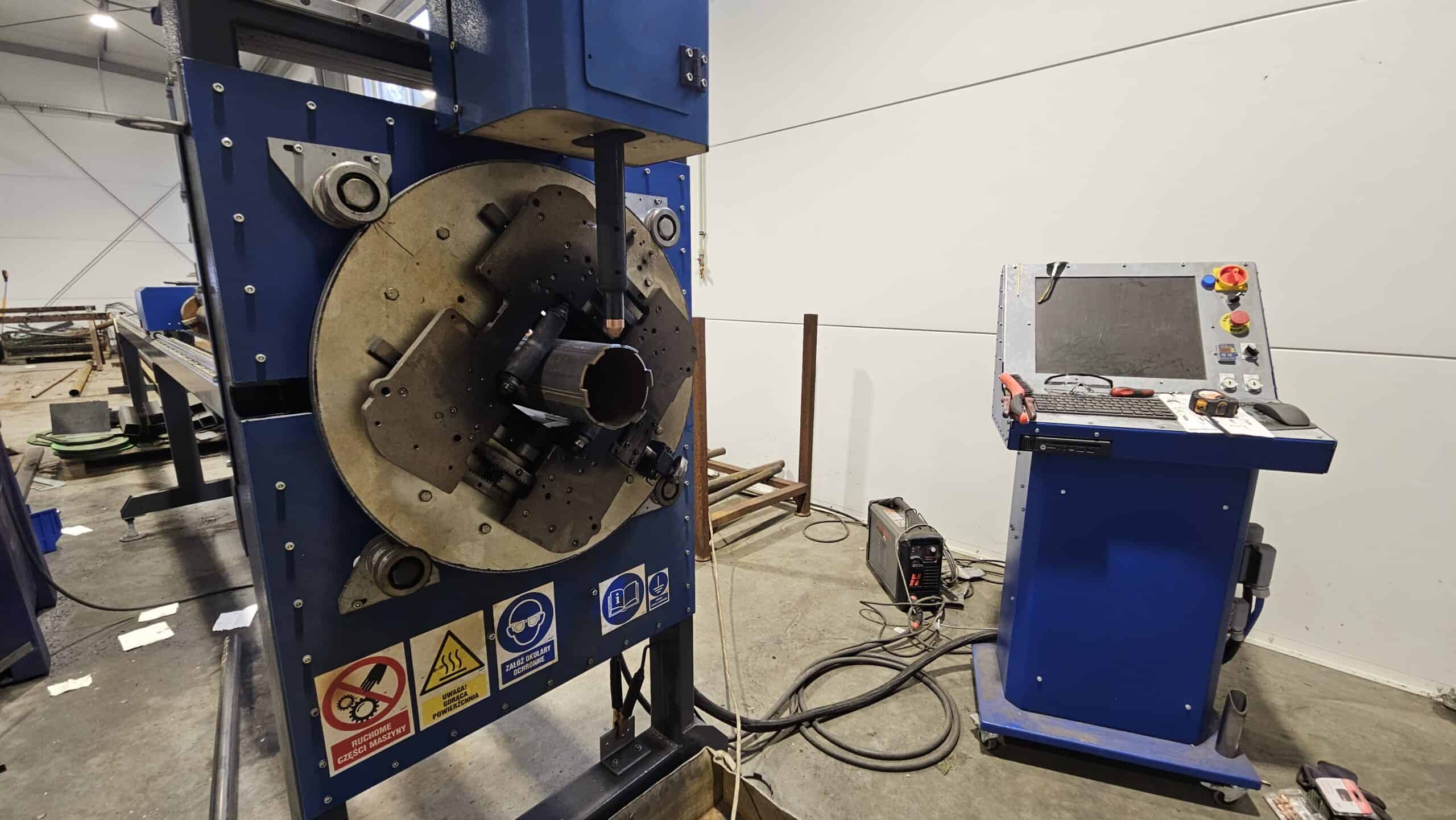 Obróbka stali CNC w zakładzie produkcyjnym Damart Group