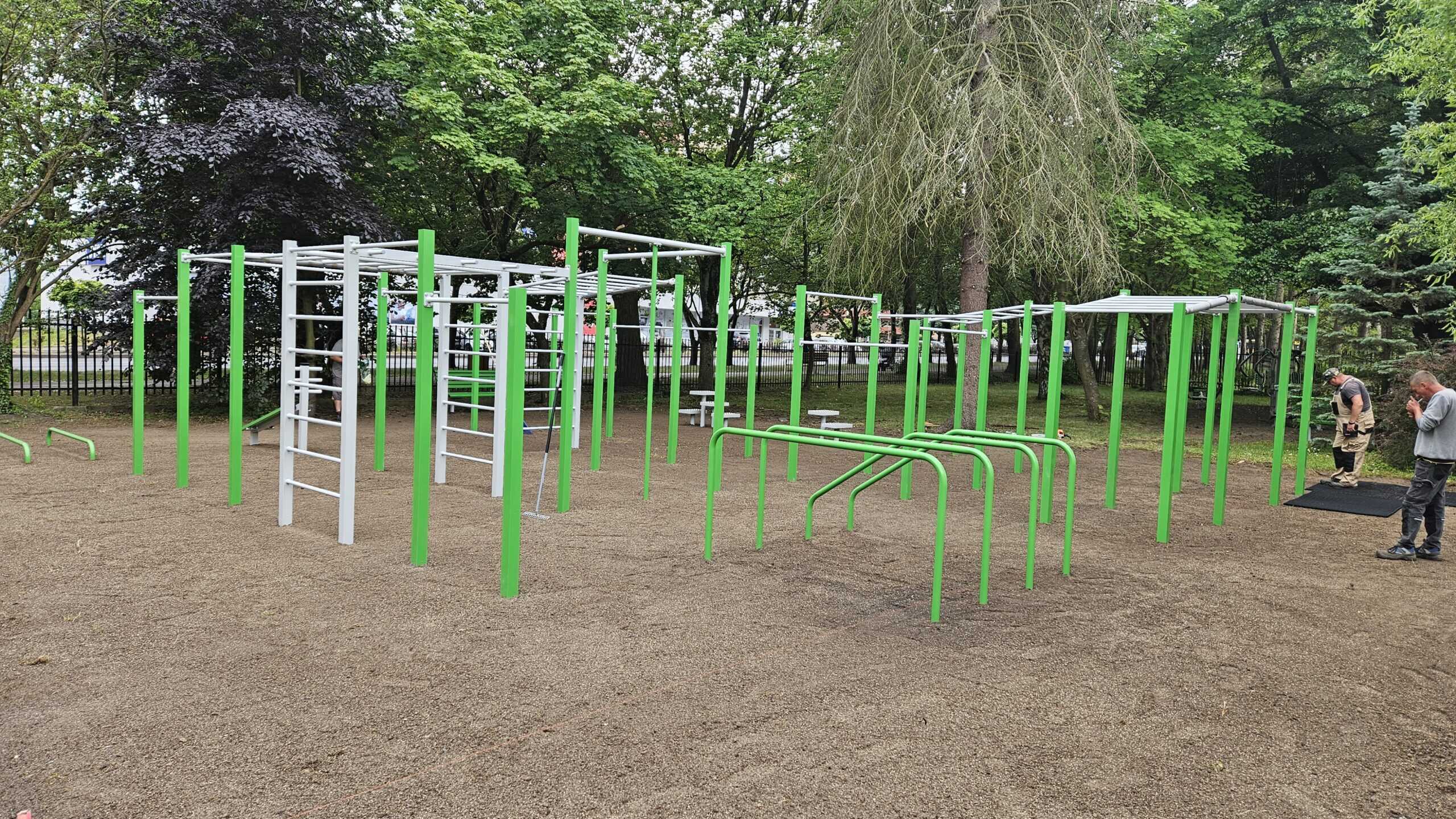 street workout a kalistenika – trening na drążkach w przestrzeni publicznej